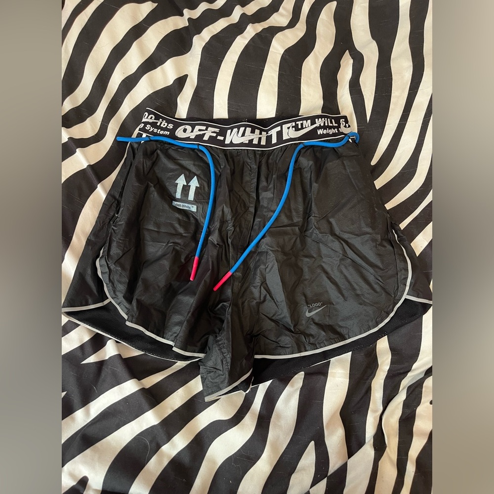 Nike off white shorts!